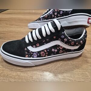 [LIKE NEW] Vans Floral Old Skool Skate Sneakers Size 9 Floral / Black / White